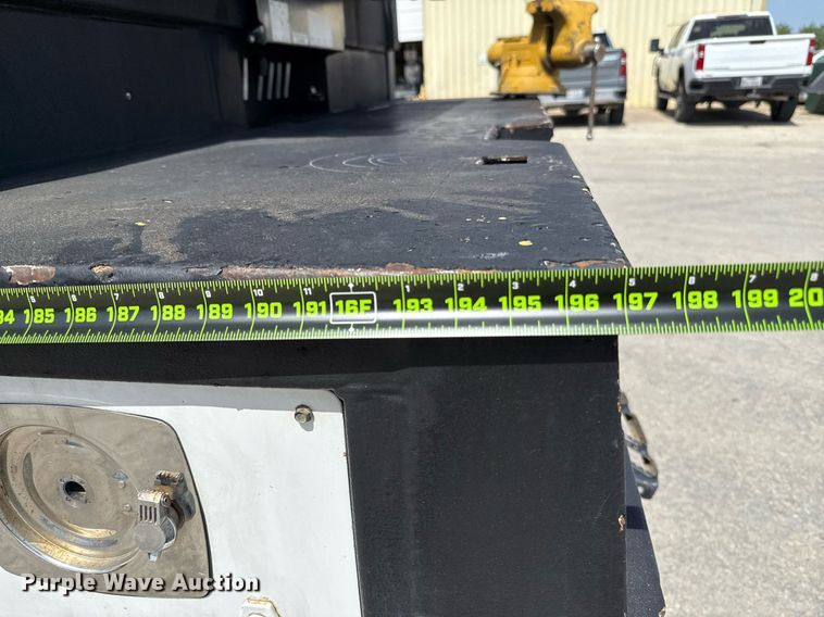 image for item ED5799 2016 Peterbilt 337 crane truck