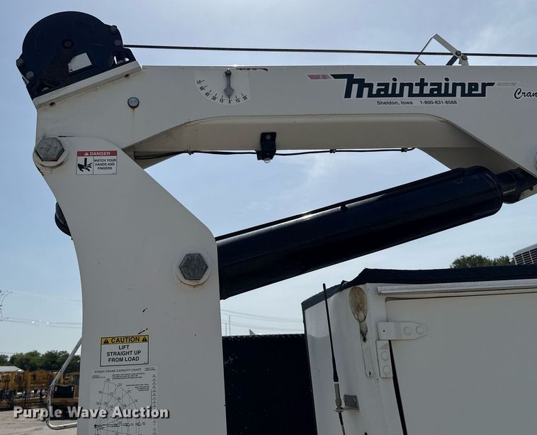 image for item ED5799 2016 Peterbilt 337 crane truck