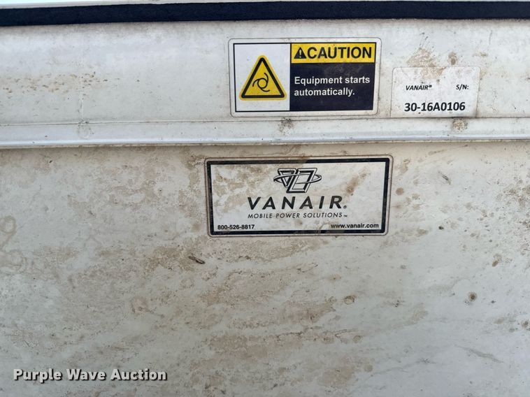 image for item ED5799 2016 Peterbilt 337 crane truck