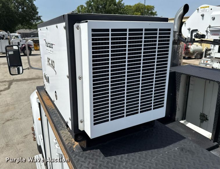 image for item ED5799 2016 Peterbilt 337 crane truck