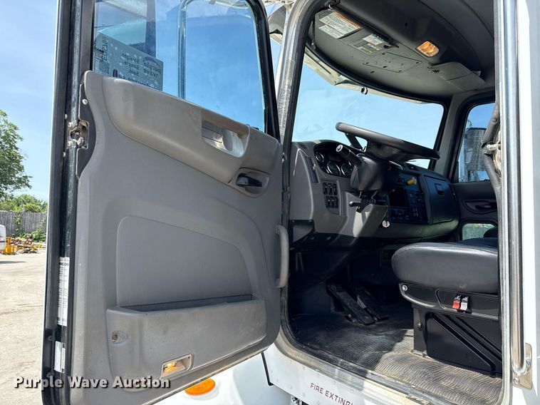 image for item ED5799 2016 Peterbilt 337 crane truck