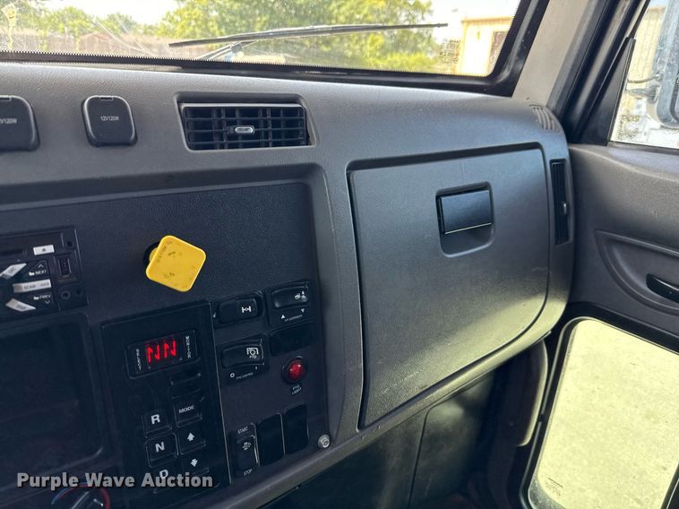 image for item ED5799 2016 Peterbilt 337 crane truck