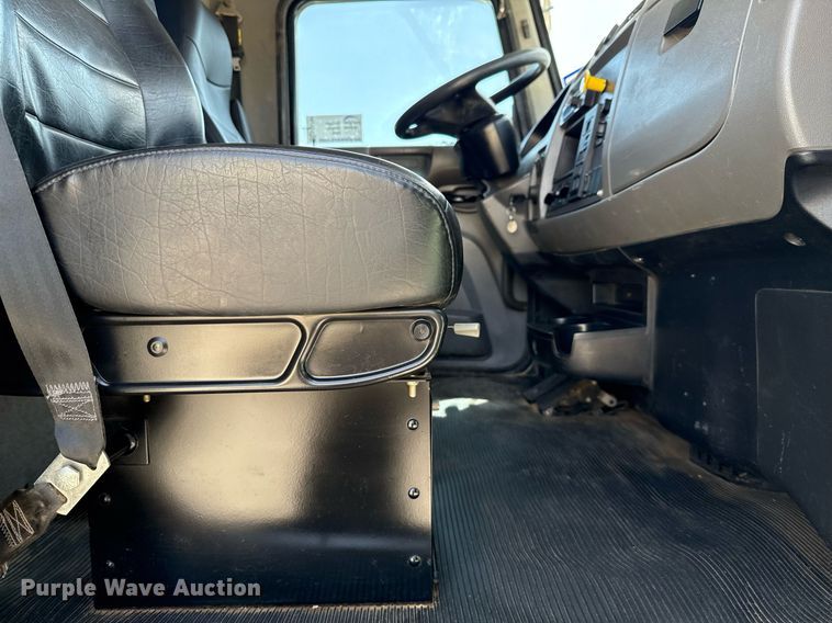 image for item ED5799 2016 Peterbilt 337 crane truck