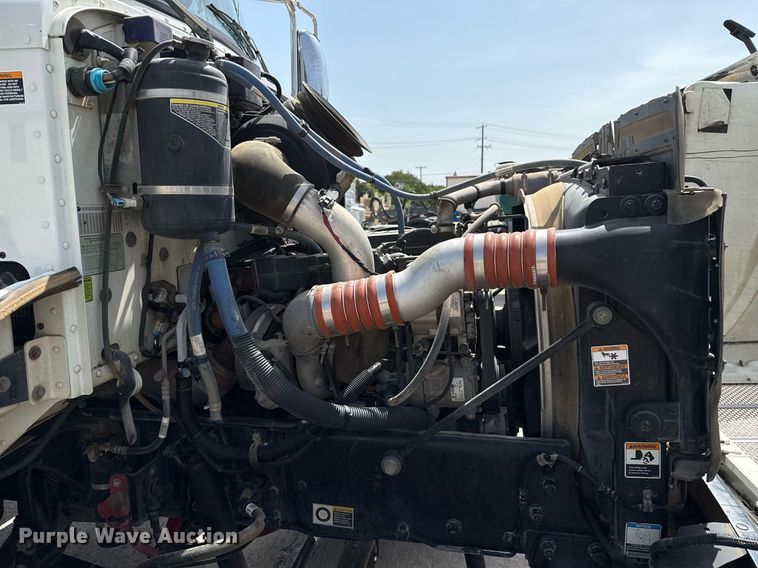 image for item ED5799 2016 Peterbilt 337 crane truck