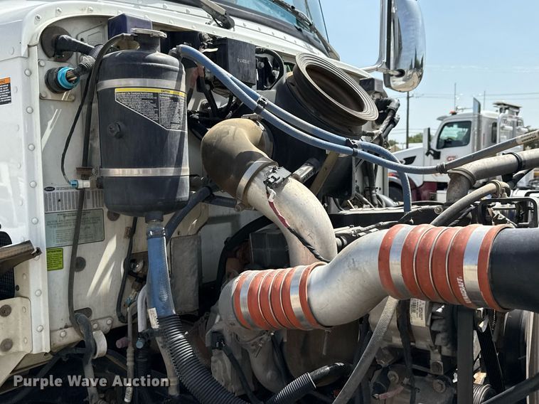 image for item ED5799 2016 Peterbilt 337 crane truck