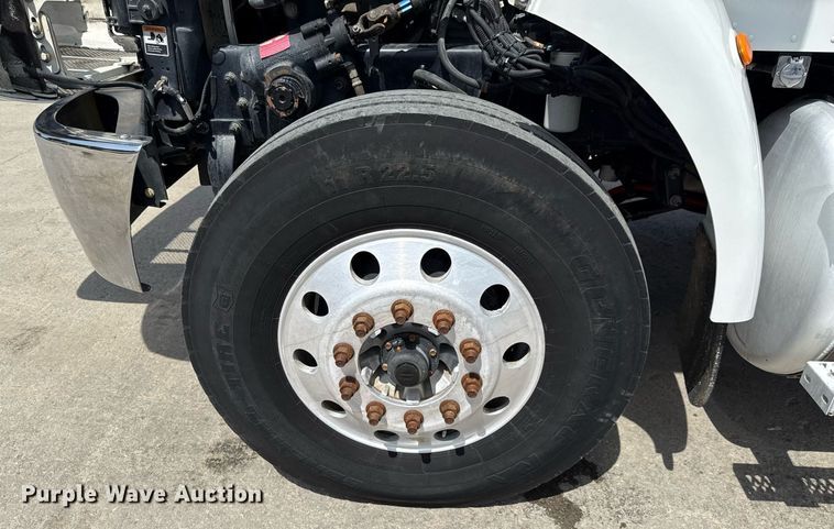 image for item ED5799 2016 Peterbilt 337 crane truck