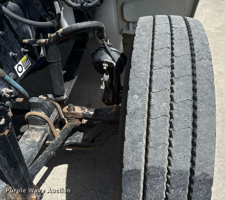 image for item ED5799 2016 Peterbilt 337 crane truck