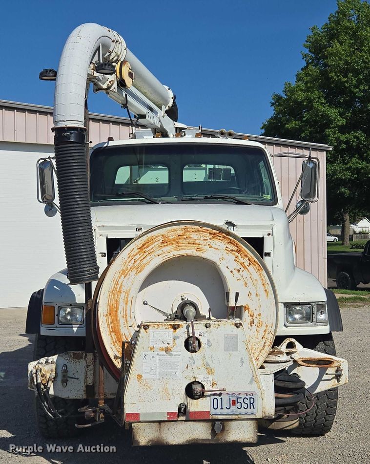image for item EF1612 2002 Sterling sewer jetter truck