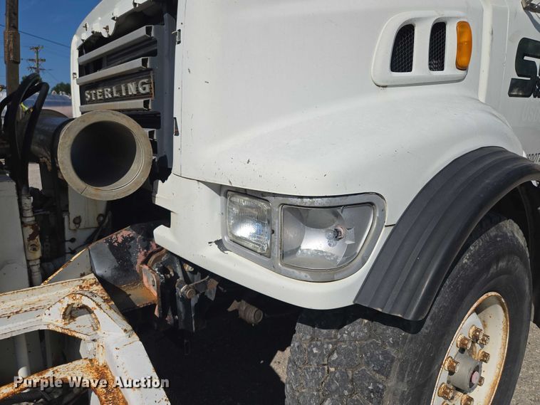 image for item EF1612 2002 Sterling sewer jetter truck