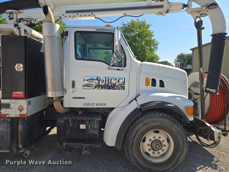 image for item EF1612 2002 Sterling sewer jetter truck