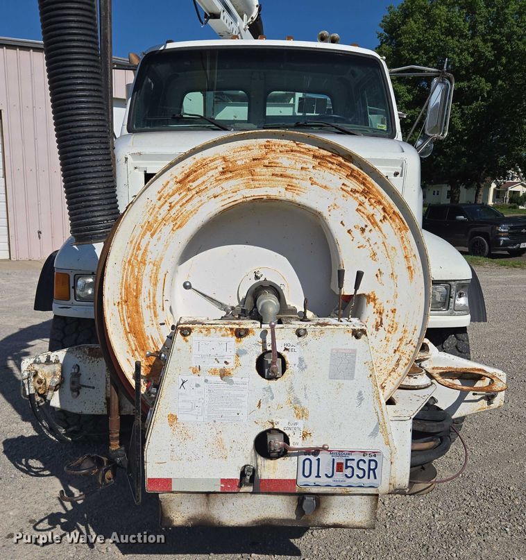 image for item EF1612 2002 Sterling sewer jetter truck