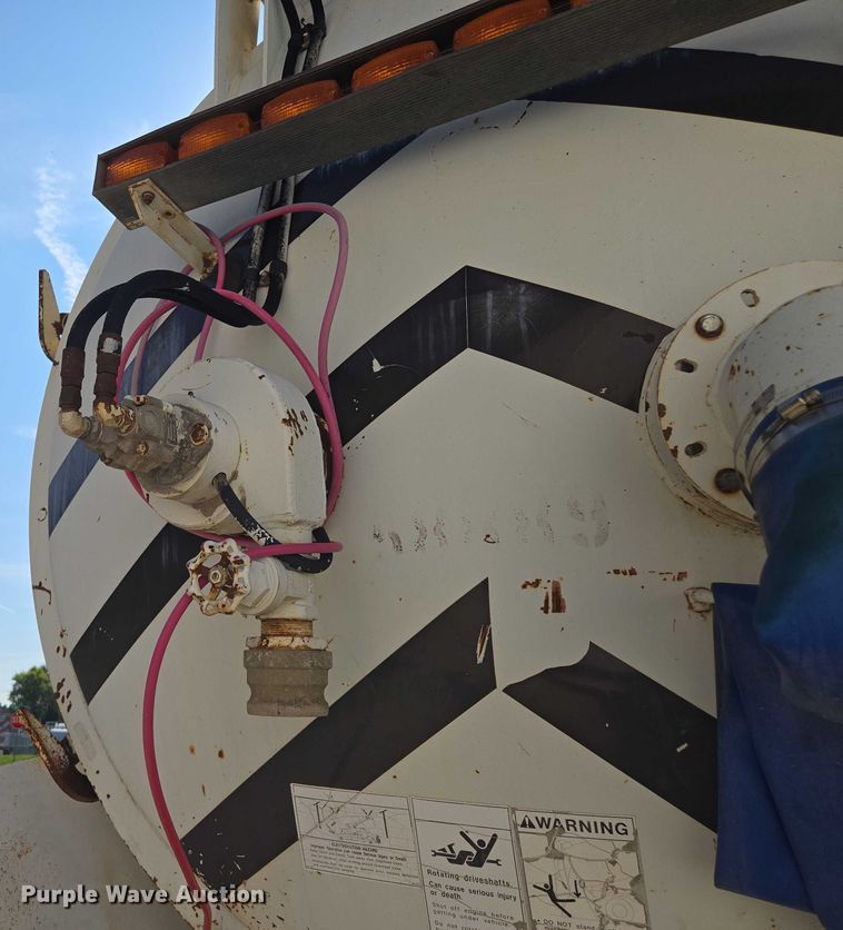 image for item EF1612 2002 Sterling sewer jetter truck