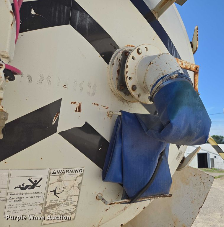 image for item EF1612 2002 Sterling sewer jetter truck