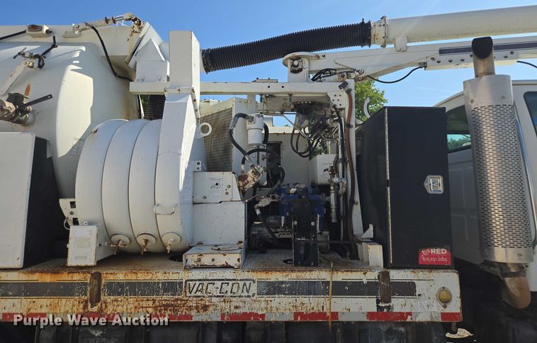 image for item EF1612 2002 Sterling sewer jetter truck