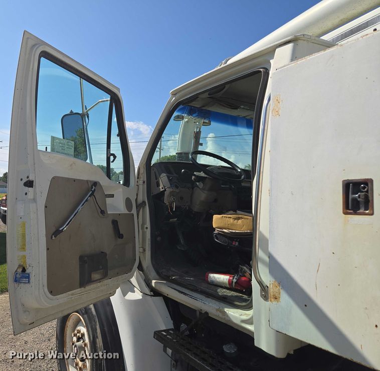 image for item EF1612 2002 Sterling sewer jetter truck