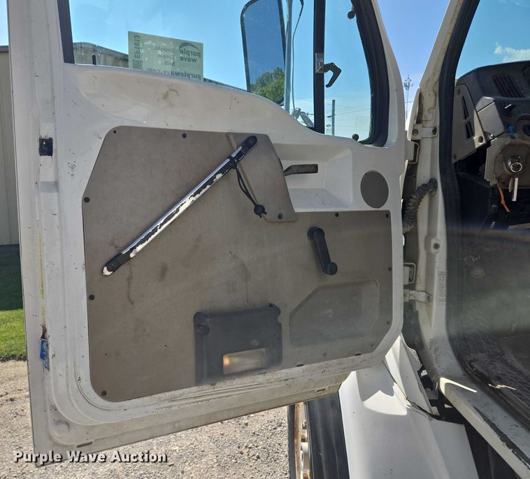 image for item EF1612 2002 Sterling sewer jetter truck