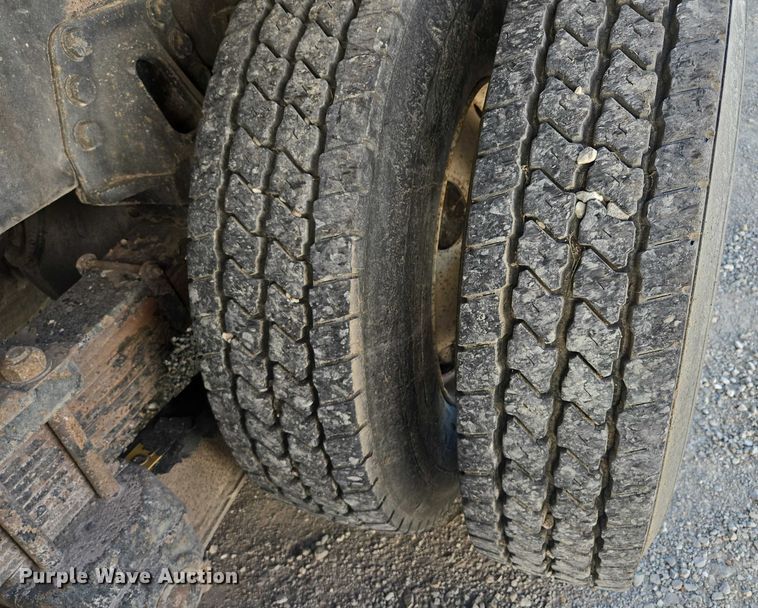 image for item EF1612 2002 Sterling sewer jetter truck