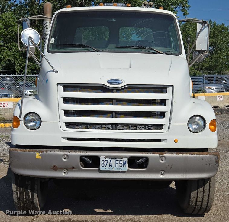 image for item EF1613 2007 Sterling L7500 Series pothole patcher truck