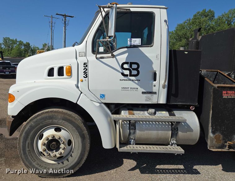 image for item EF1613 2007 Sterling L7500 Series pothole patcher truck