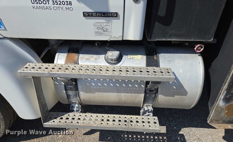 image for item EF1613 2007 Sterling L7500 Series pothole patcher truck