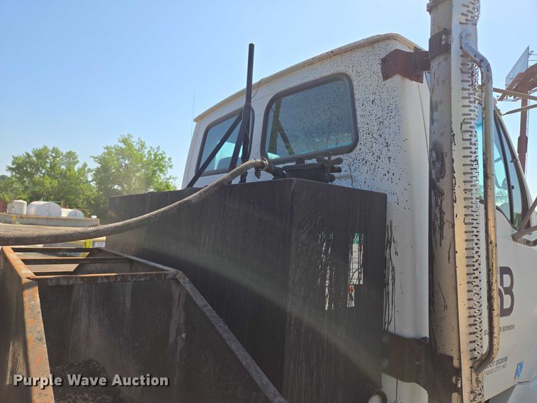 image for item EF1613 2007 Sterling L7500 Series pothole patcher truck