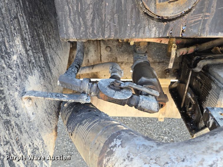 image for item EF1613 2007 Sterling L7500 Series pothole patcher truck