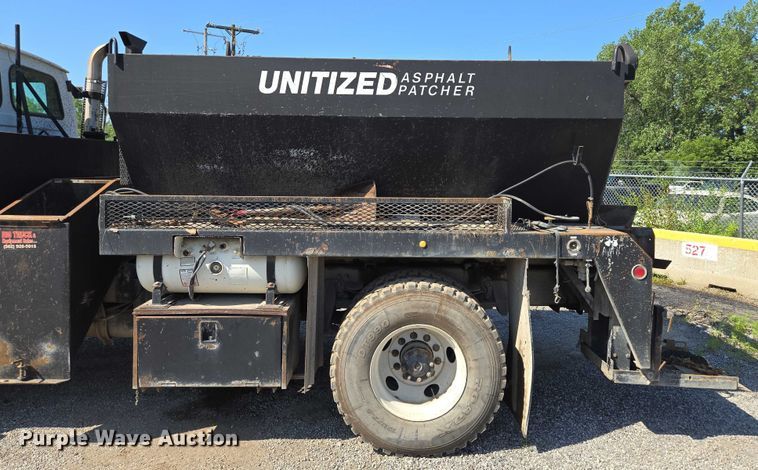 image for item EF1613 2007 Sterling L7500 Series pothole patcher truck