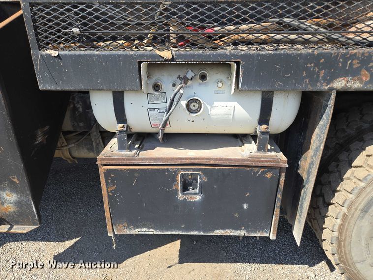 image for item EF1613 2007 Sterling L7500 Series pothole patcher truck