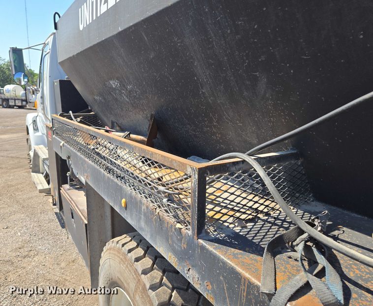 image for item EF1613 2007 Sterling L7500 Series pothole patcher truck