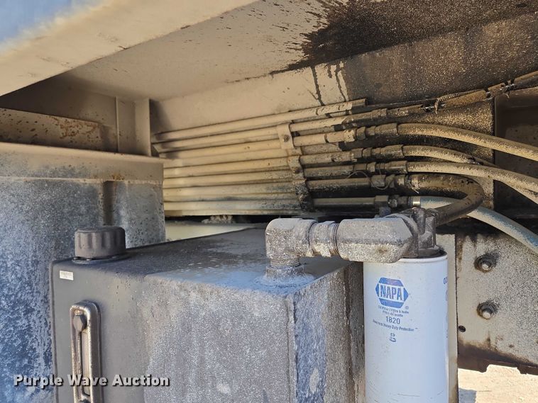 image for item EF1613 2007 Sterling L7500 Series pothole patcher truck