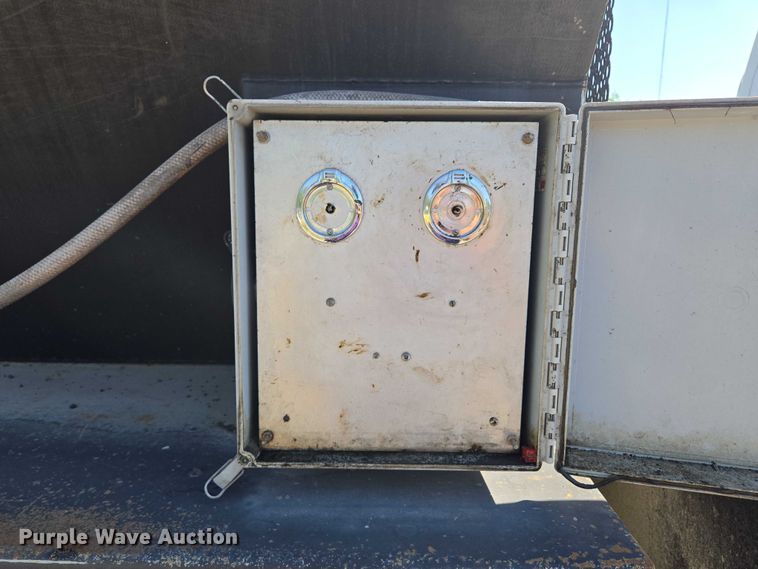 image for item EF1613 2007 Sterling L7500 Series pothole patcher truck