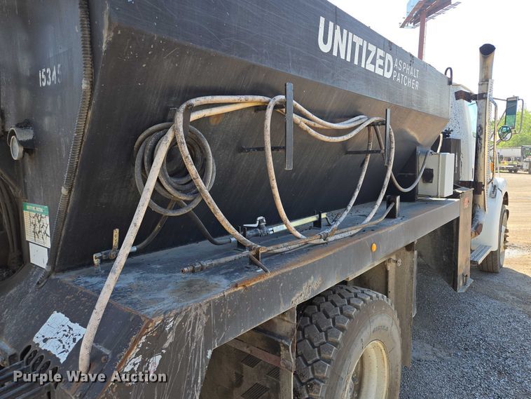 image for item EF1613 2007 Sterling L7500 Series pothole patcher truck