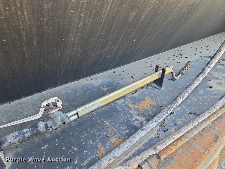 image for item EF1613 2007 Sterling L7500 Series pothole patcher truck