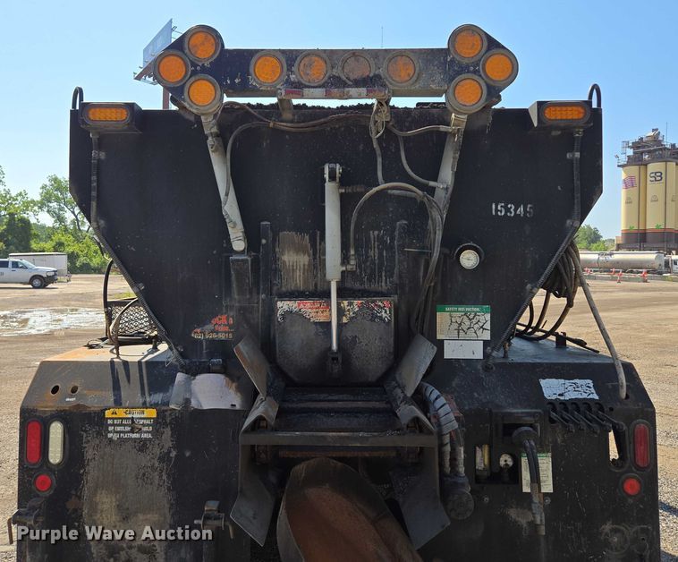 image for item EF1613 2007 Sterling L7500 Series pothole patcher truck