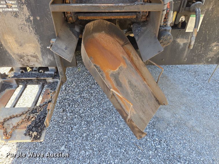 image for item EF1613 2007 Sterling L7500 Series pothole patcher truck