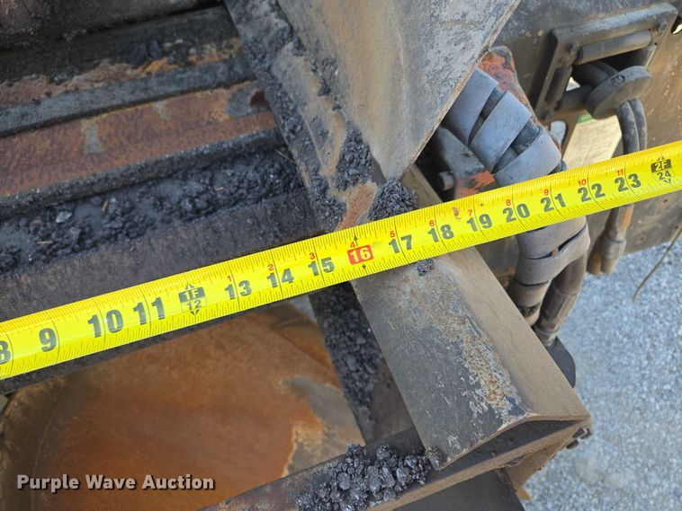 image for item EF1613 2007 Sterling L7500 Series pothole patcher truck