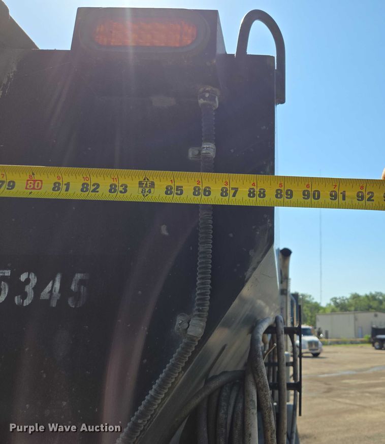 image for item EF1613 2007 Sterling L7500 Series pothole patcher truck