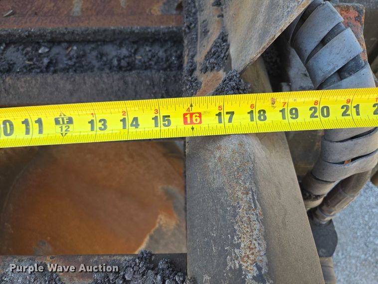 image for item EF1613 2007 Sterling L7500 Series pothole patcher truck