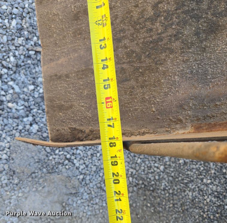 image for item EF1613 2007 Sterling L7500 Series pothole patcher truck