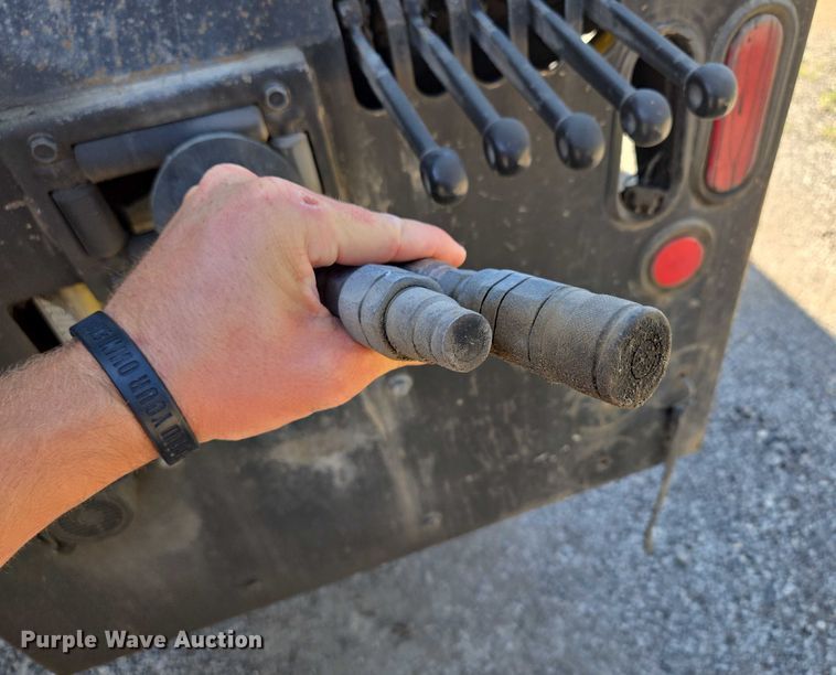 image for item EF1613 2007 Sterling L7500 Series pothole patcher truck