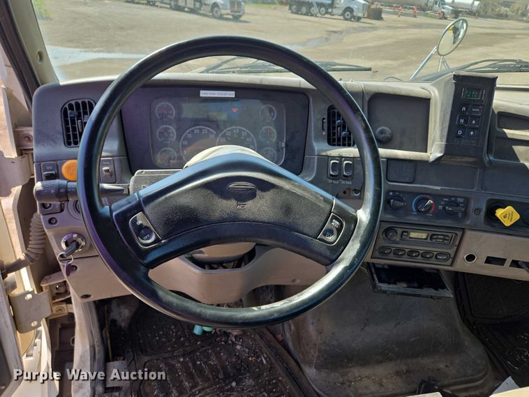 image for item EF1613 2007 Sterling L7500 Series pothole patcher truck