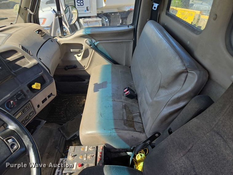 image for item EF1613 2007 Sterling L7500 Series pothole patcher truck