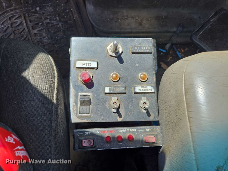 image for item EF1613 2007 Sterling L7500 Series pothole patcher truck