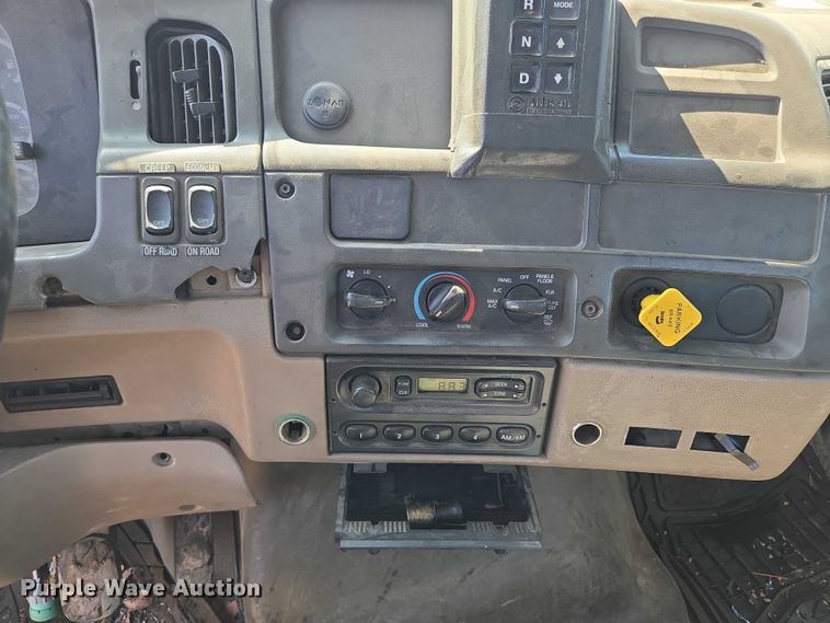 image for item EF1613 2007 Sterling L7500 Series pothole patcher truck