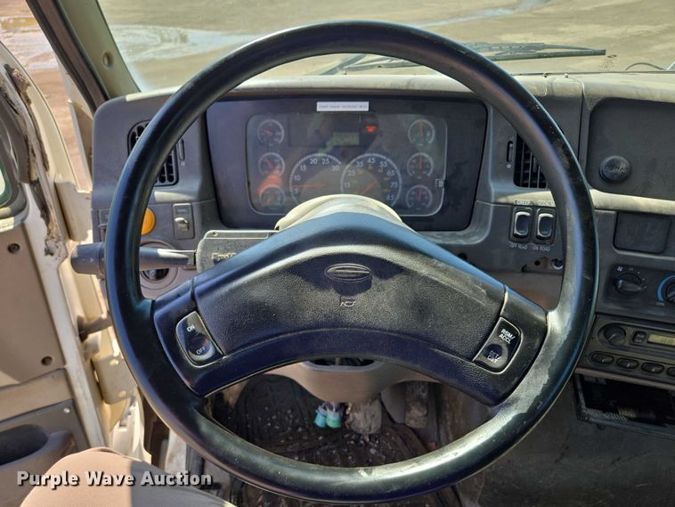 image for item EF1613 2007 Sterling L7500 Series pothole patcher truck