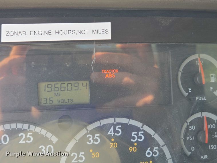 image for item EF1613 2007 Sterling L7500 Series pothole patcher truck