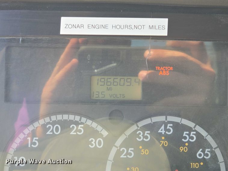 image for item EF1613 2007 Sterling L7500 Series pothole patcher truck