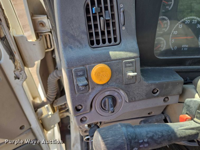 image for item EF1613 2007 Sterling L7500 Series pothole patcher truck