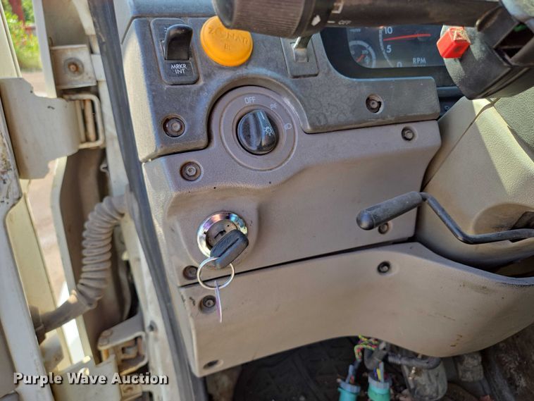 image for item EF1613 2007 Sterling L7500 Series pothole patcher truck