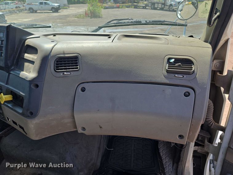 image for item EF1613 2007 Sterling L7500 Series pothole patcher truck